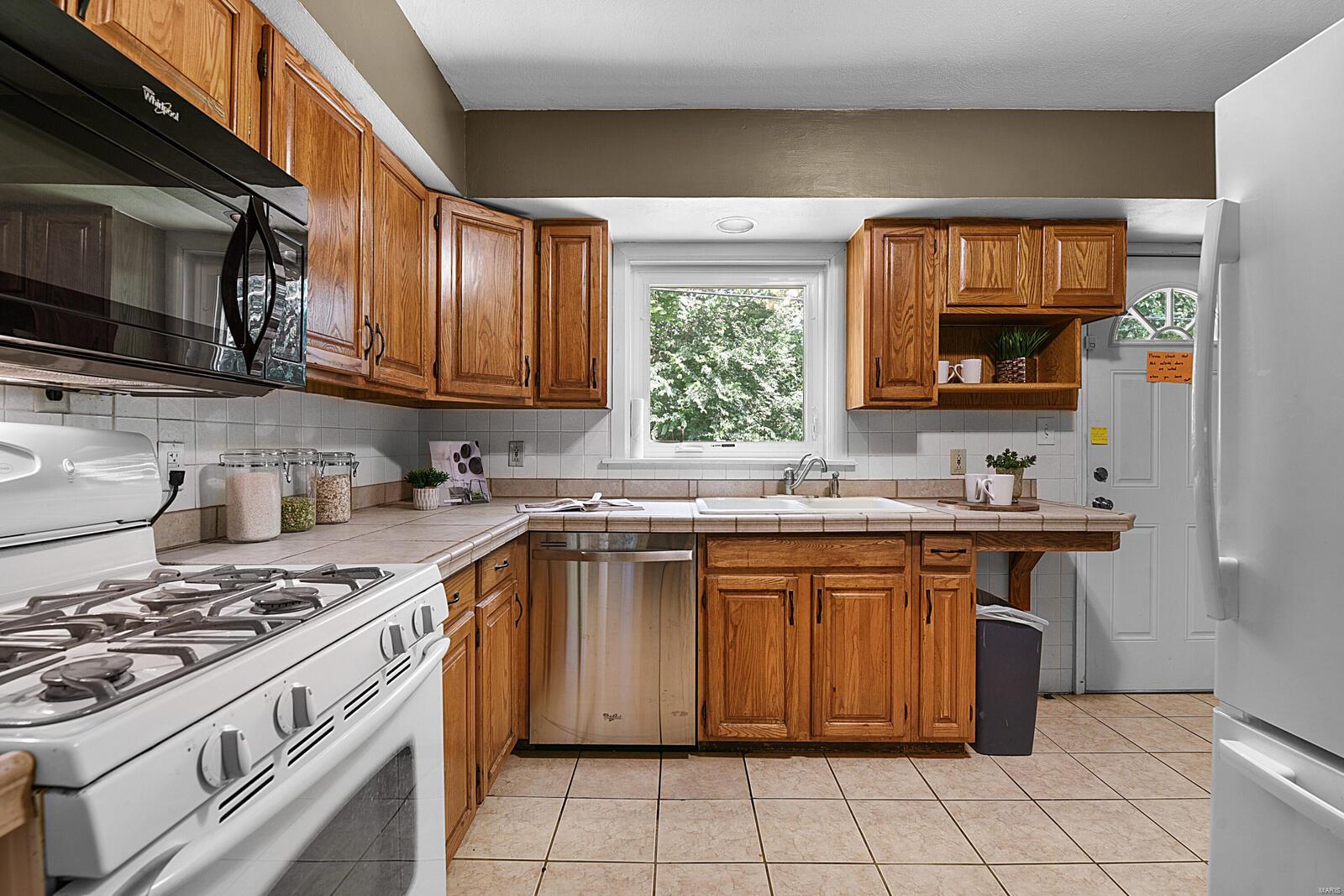 237 Timbercrest Road St. Louis, MO 63122 - Photo 8 of 16