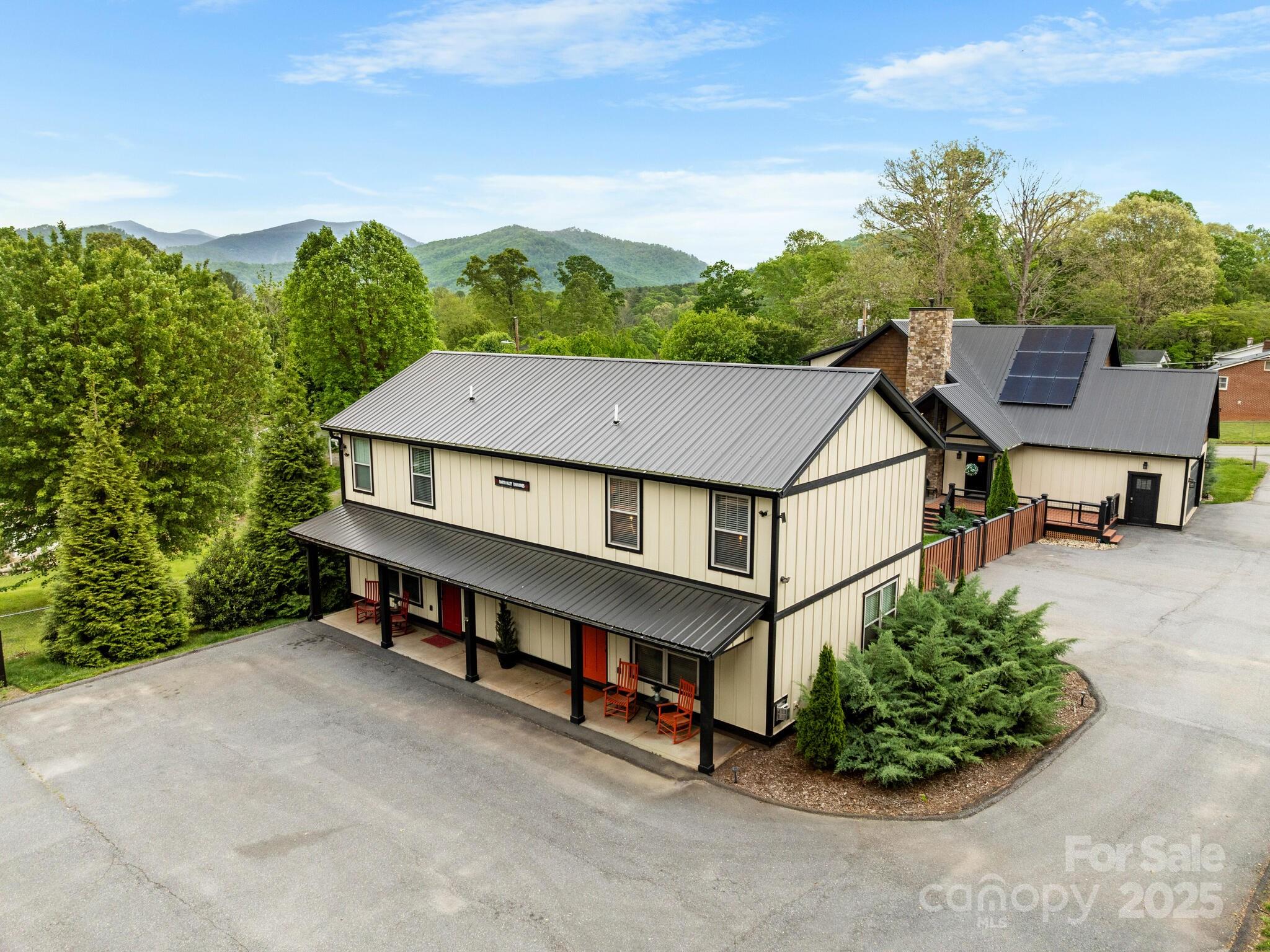 12 Martin Valley Road Swannanoa, NC 28778 - Photo 2 of 28 Gallery Image 2