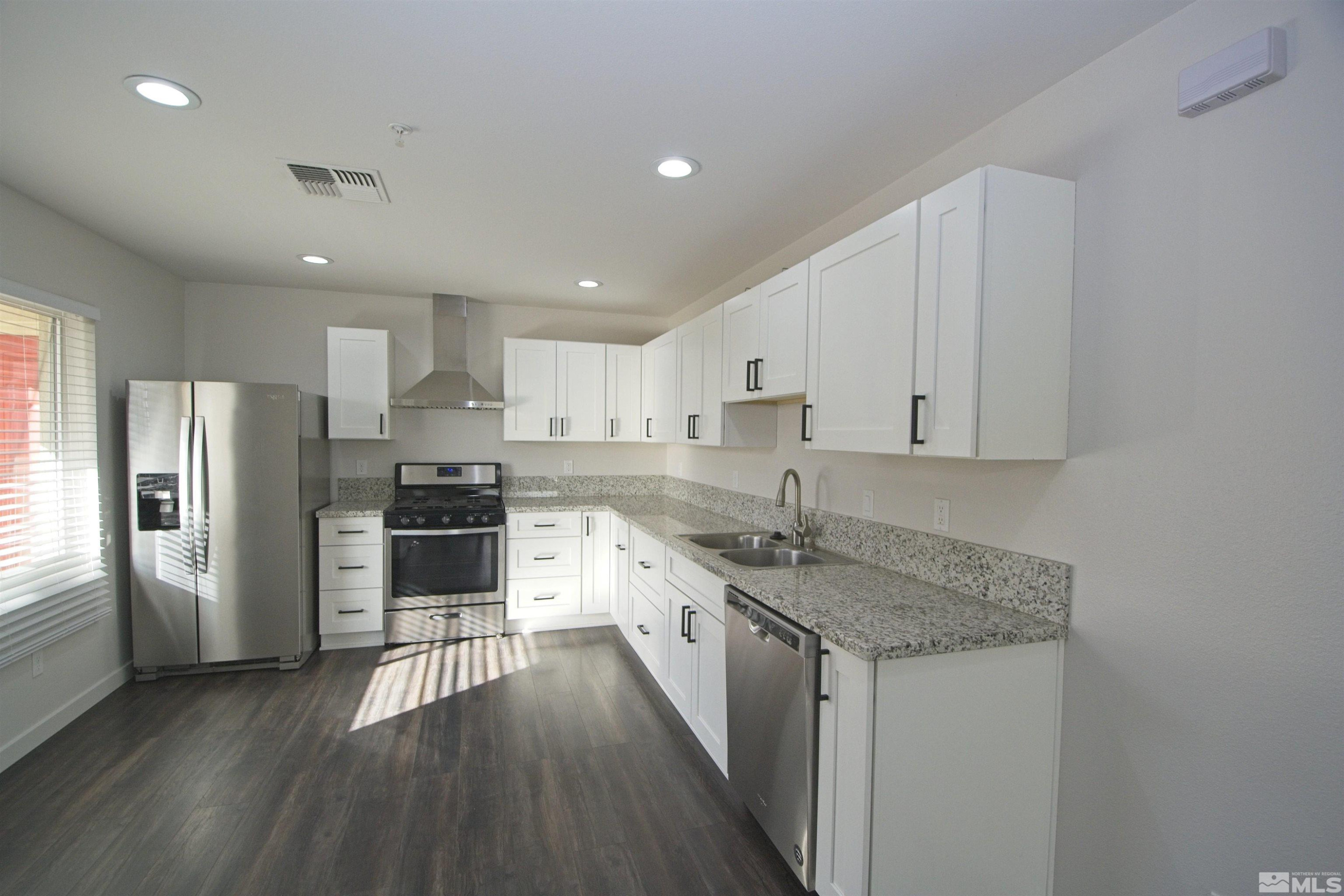 626 Valley Road, Unit 202 Reno, NV 89512 - Photo 4 of 10 Photo 4