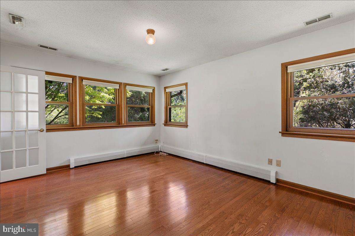 6912 Highbridge Road Bowie, MD 20720 - Photo 17 of 42 Primary Bedroom 3