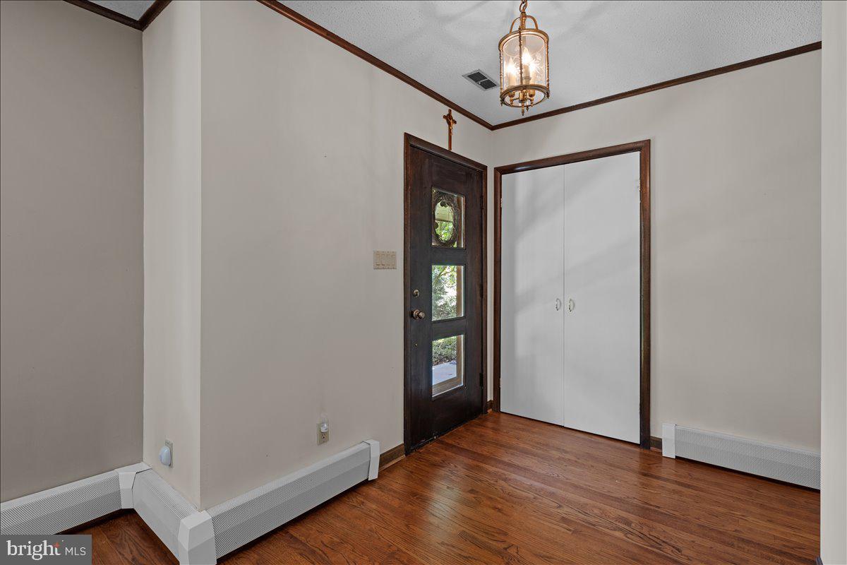 6912 Highbridge Road Bowie, MD 20720 - Photo 4 of 42 Family Room