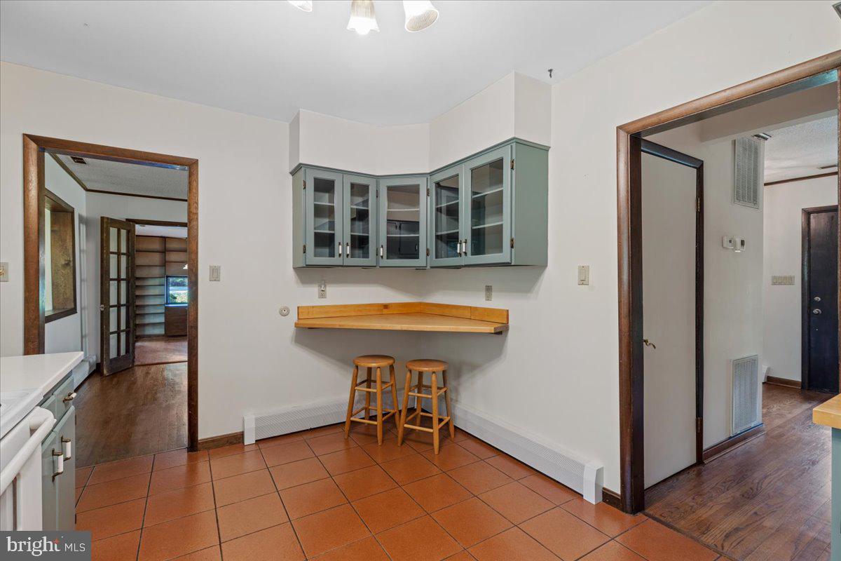 6912 Highbridge Road Bowie, MD 20720 - Photo 8 of 42 Breakfast Bar