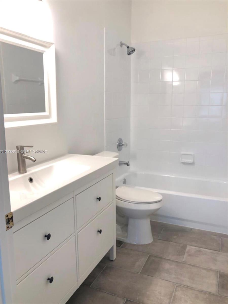 16231 Emerald Cove Road Weston, FL 33331 - Photo 14 of 26