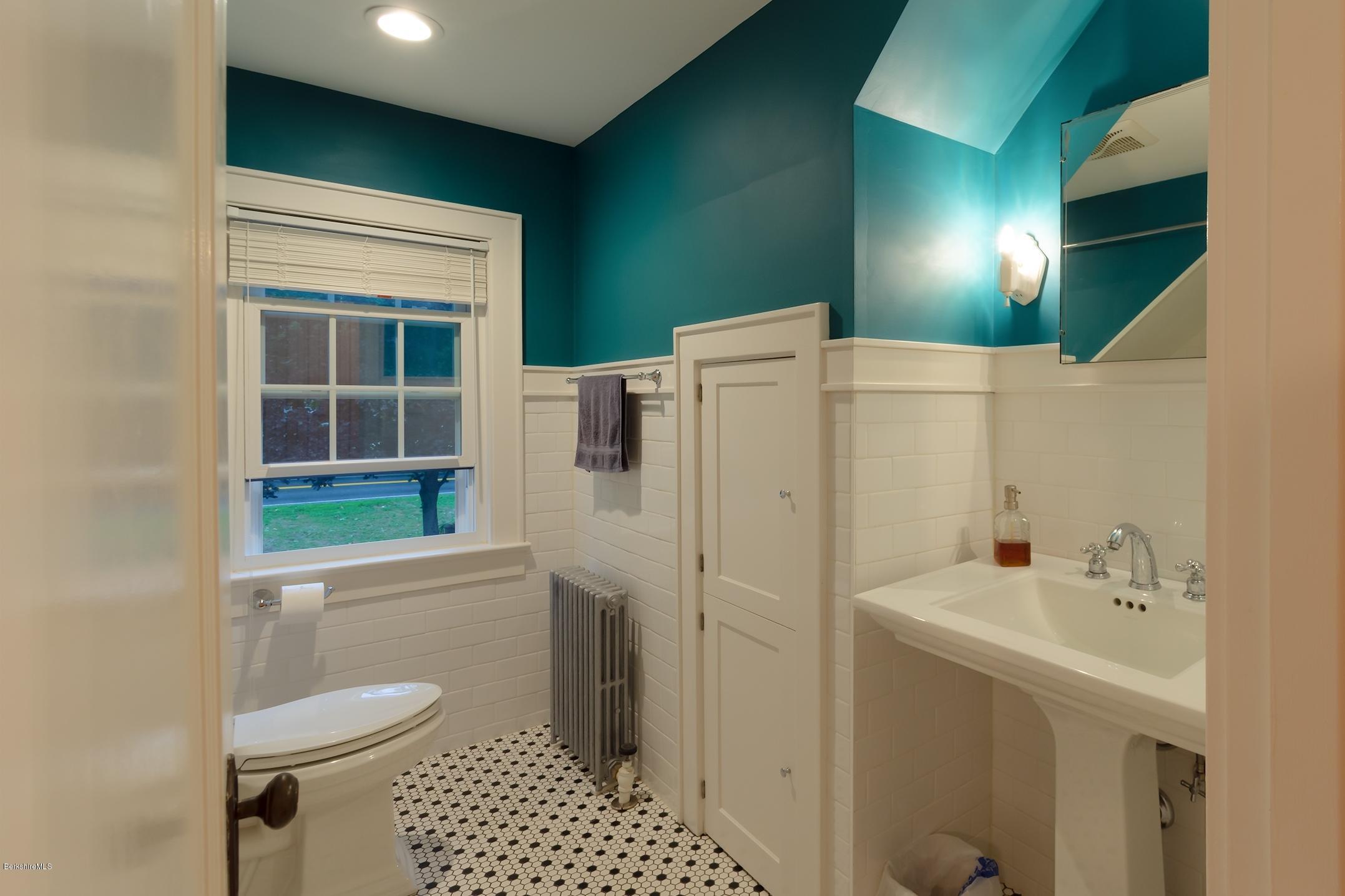 96 Old Stockbridge Road Lenox, MA 01240 - Photo 16 of 25 Upstairs Bath