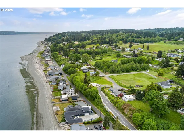 $649,500 | 4849 East Berg Road, Clinton, WA 98236