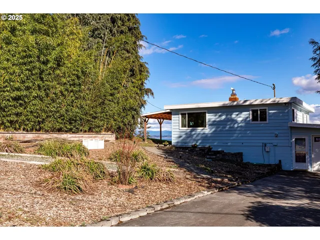 $649,500 | 4849 East Berg Road, Clinton, WA 98236