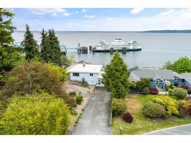 $649,500 | 4849 East Berg Road, Clinton, WA 98236