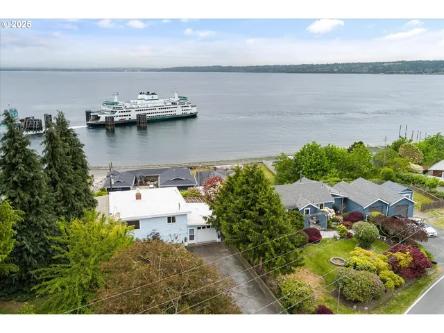 $649,500 | 4849 East Berg Road, Clinton, WA 98236