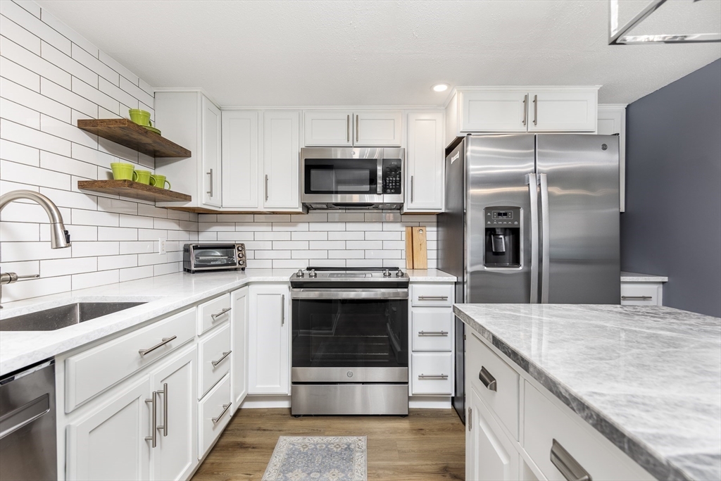 404 Paradise Road, Unit 1C Swampscott, MA 01907 - Photo 12 of 28