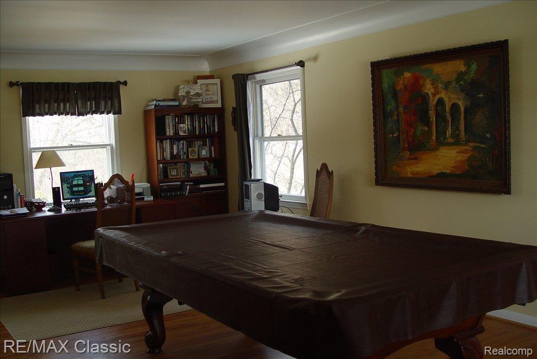 6450 Apple Orchard Lane Rochester, MI 48306 - Photo 8 of 19 Large Family Room