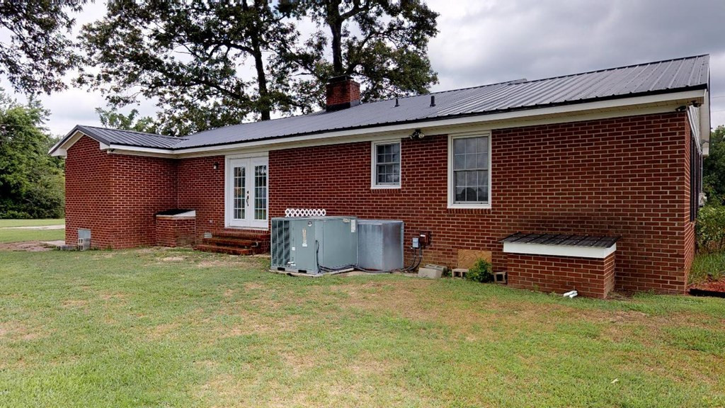 427 Daniel Chestnutt Road Mount Olive, NC 28365 - Photo 2 of 22 Gallery Image 2