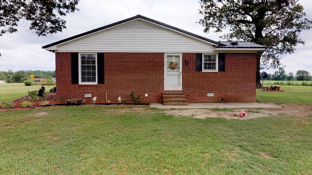 427 Daniel Chestnutt Road Mount Olive, NC 28365 - Photo 4 of 22 Gallery Image 4