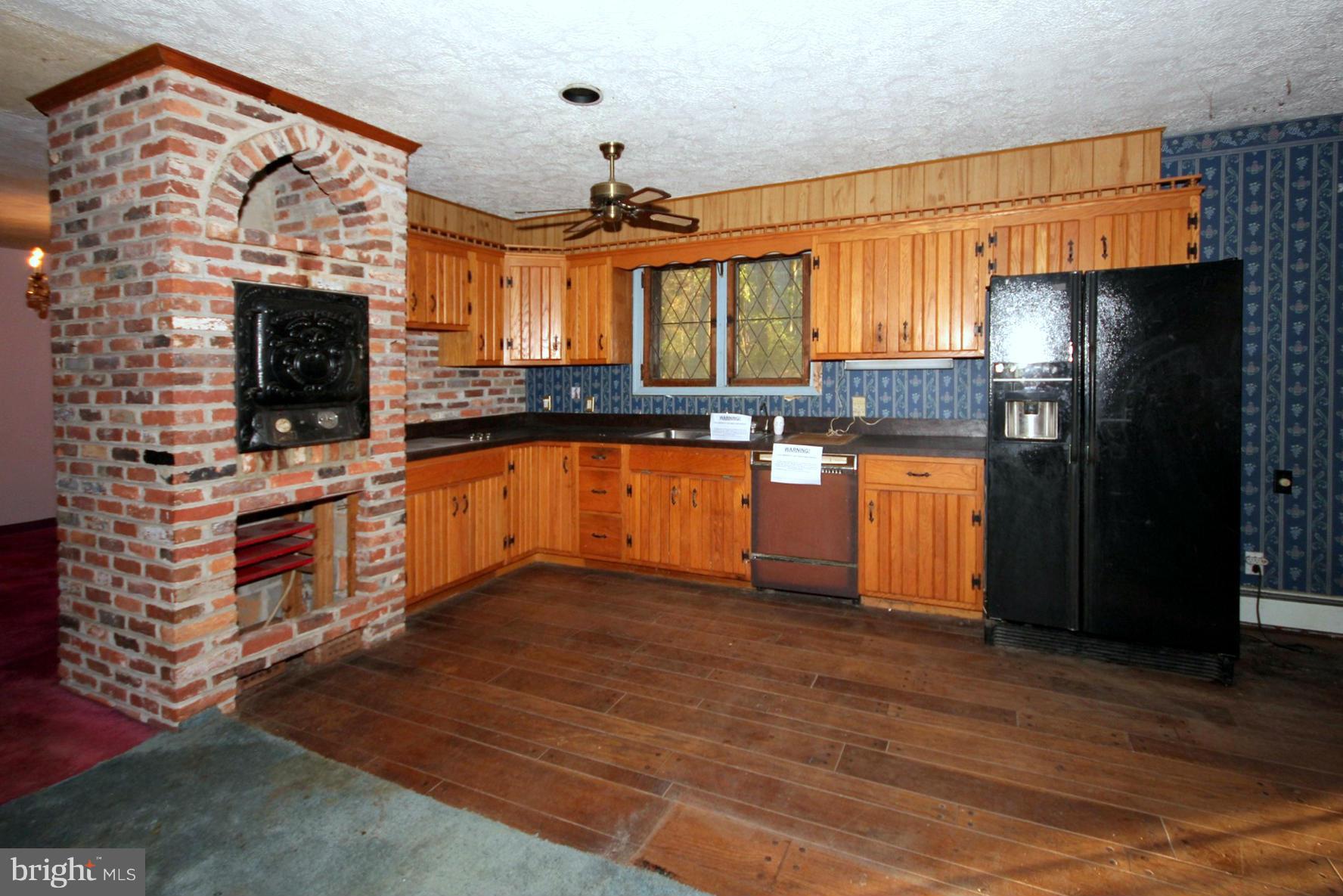 6915 Brooks Road Highland, MD 20777 - Photo 3 of 27 Kitchen