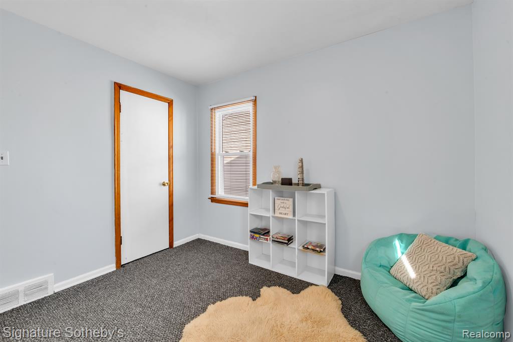 21320 Waltham Road Warren, MI 48089 - Photo 11 of 17