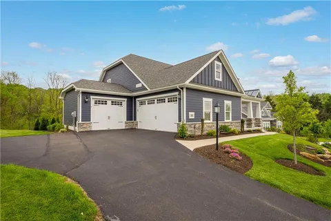 $999,900 | 490 Harvest View Drive, Venetia, PA 15367
