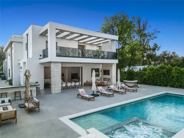$27,500 | 5702 Melvin Avenue, Tarzana, CA 91356