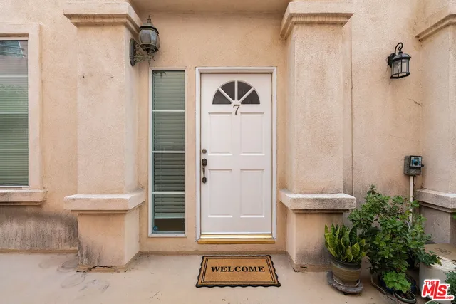 $849,000 | 4838 Elmwood Avenue, Unit 7, Los Angeles, CA 90004