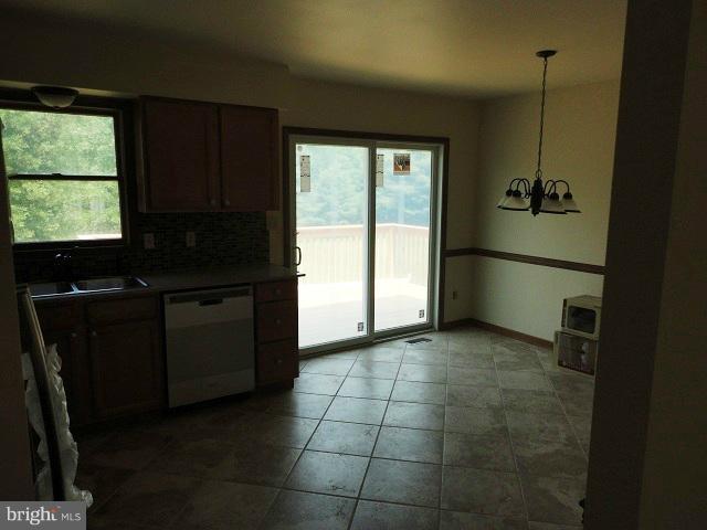 60 Fieldstone Road Elkton, MD 21921 - Photo 20 of 30 Kitchen Eat-in Area