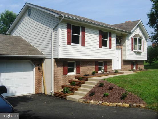 60 Fieldstone Road Elkton, MD 21921 - Photo 3 of 30 Exterior Front Sidewalk