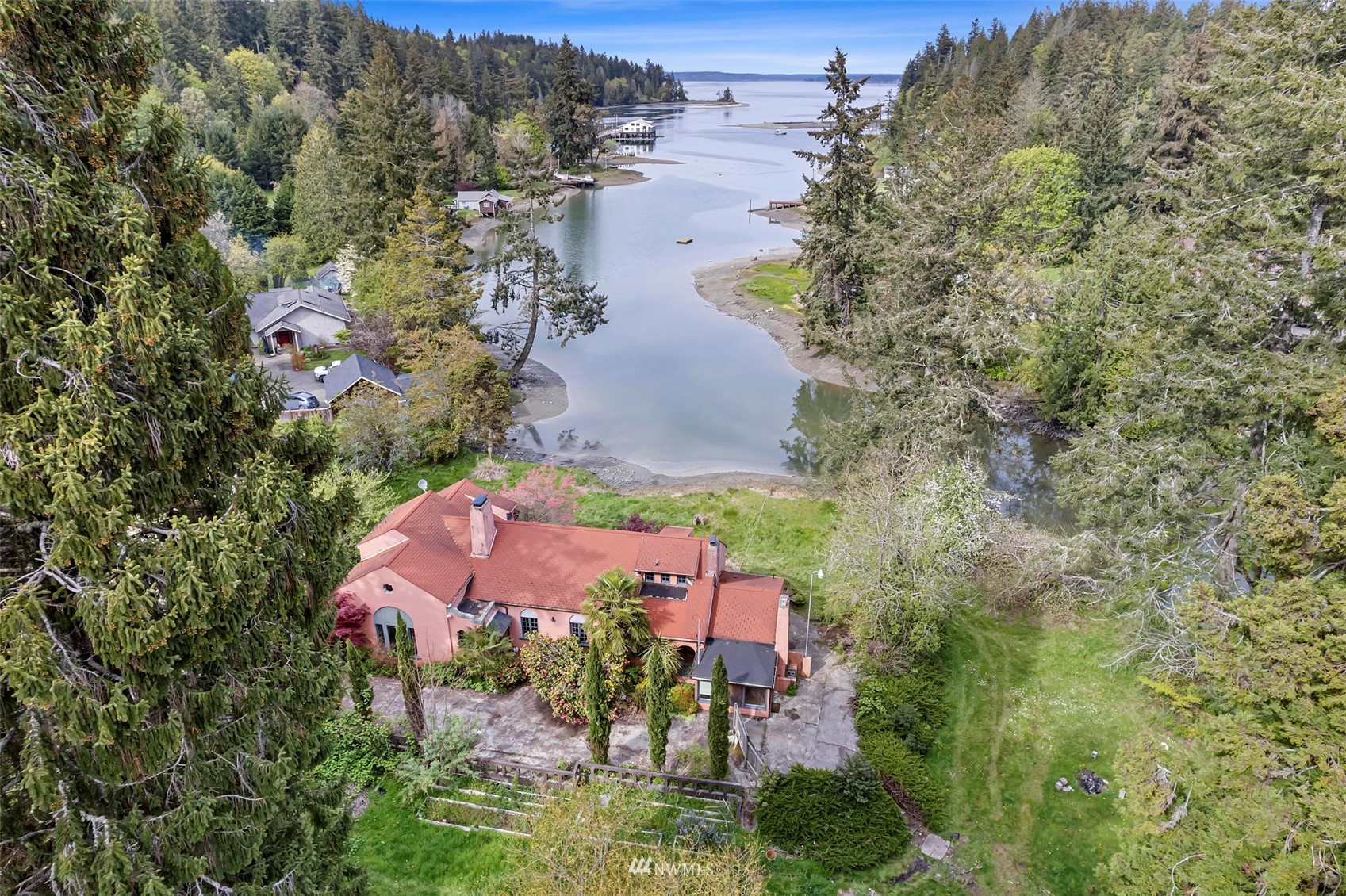 an aerial view of house with yard