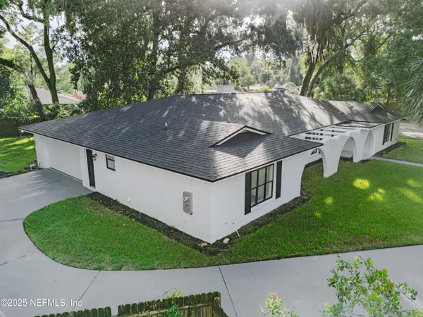 a view of house with street view