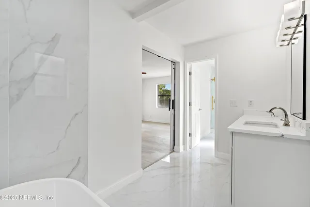 a front view of house with garage and yard