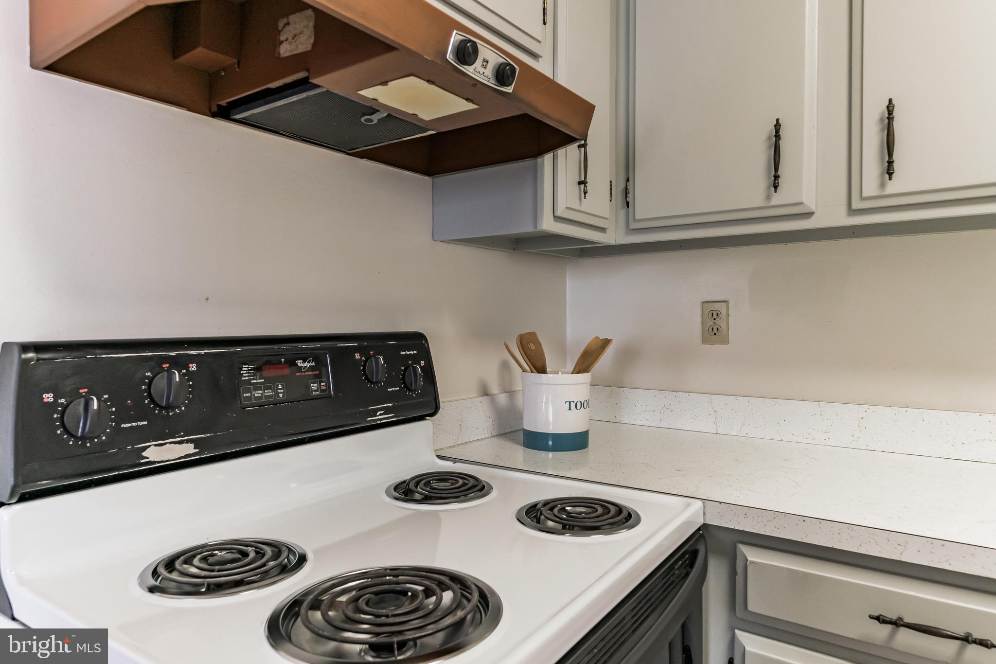 6240 Edsall Road, Unit 301 Alexandria, VA 22312 - Photo 11 of 28