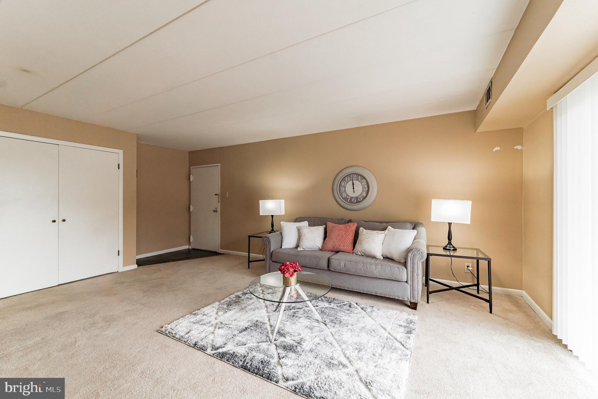 6240 Edsall Road, Unit 301 Alexandria, VA 22312 - Photo 4 of 28