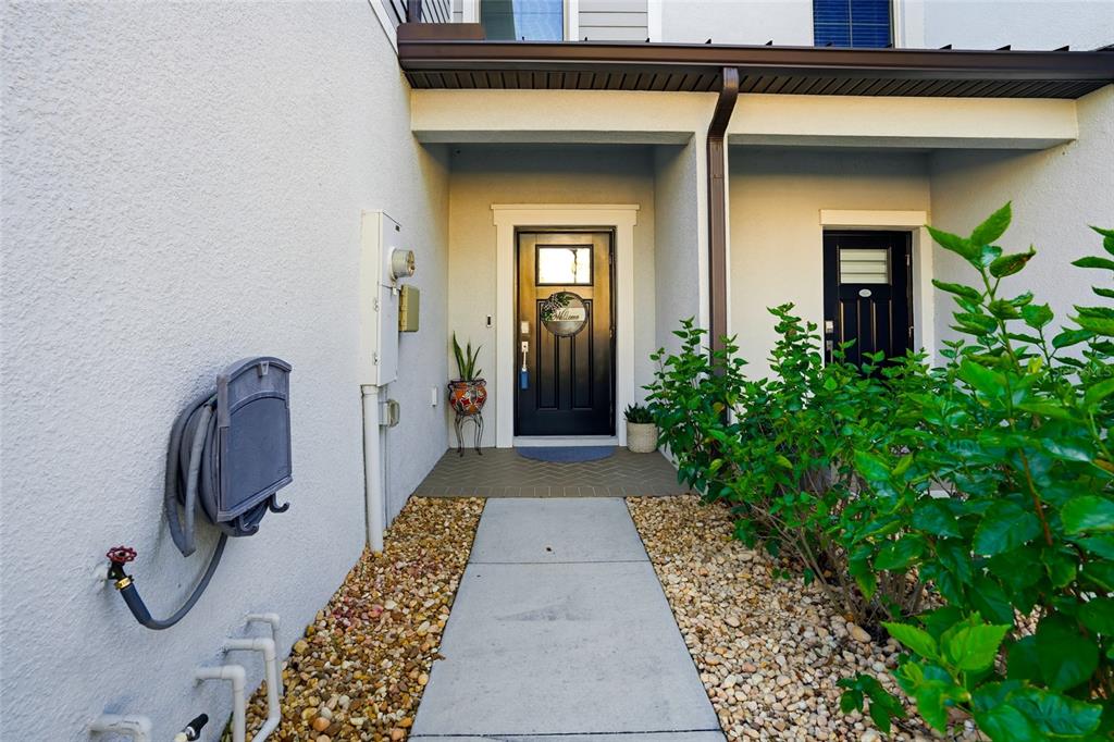 1370 White Fox Run Lutz, FL 33549 - Photo 6 of 49 a view of a entryway of the house
