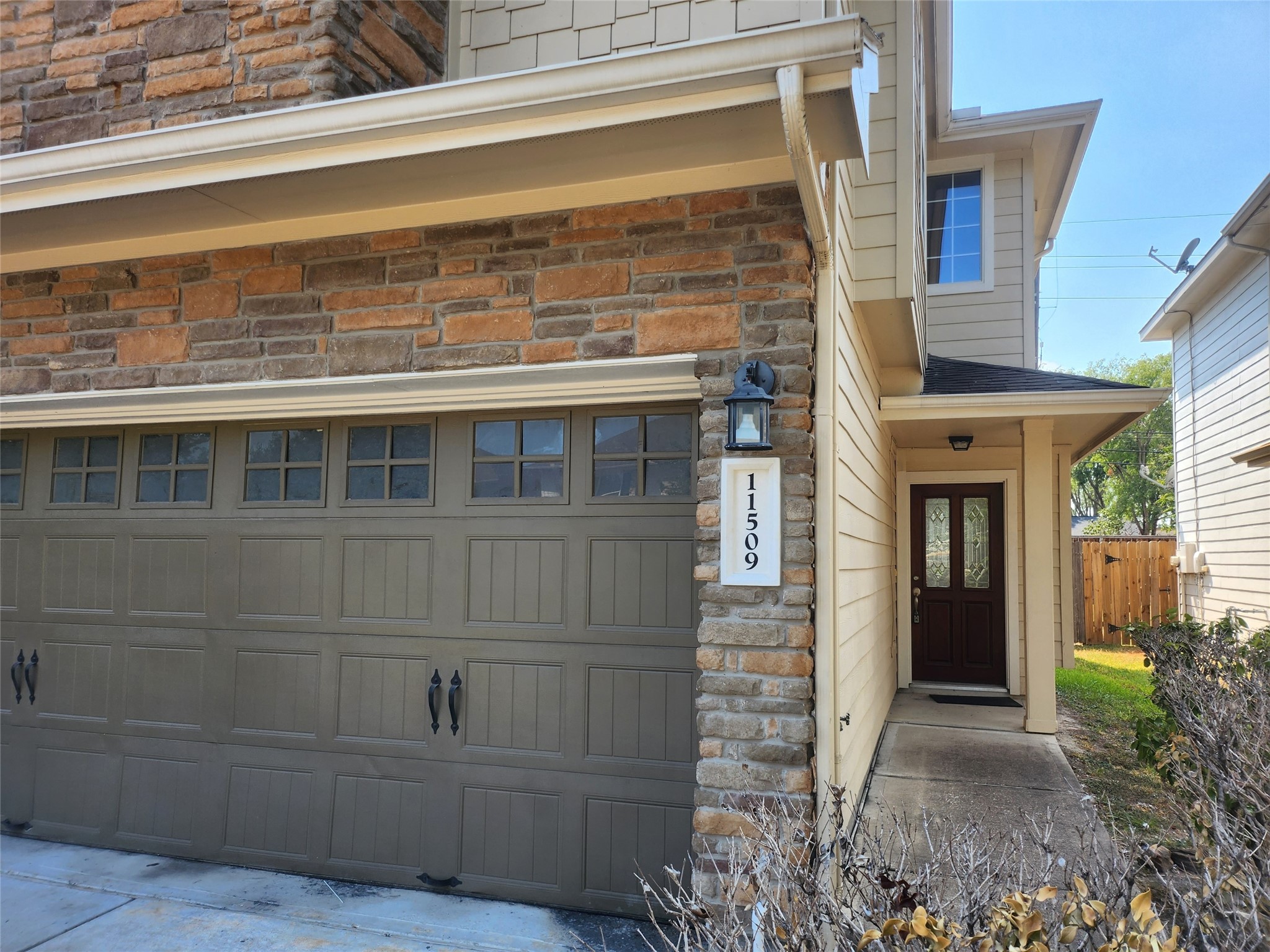 11509 Hackmatack Way Houston, TX 77066 - Photo 2 of 16 a view of front door of house