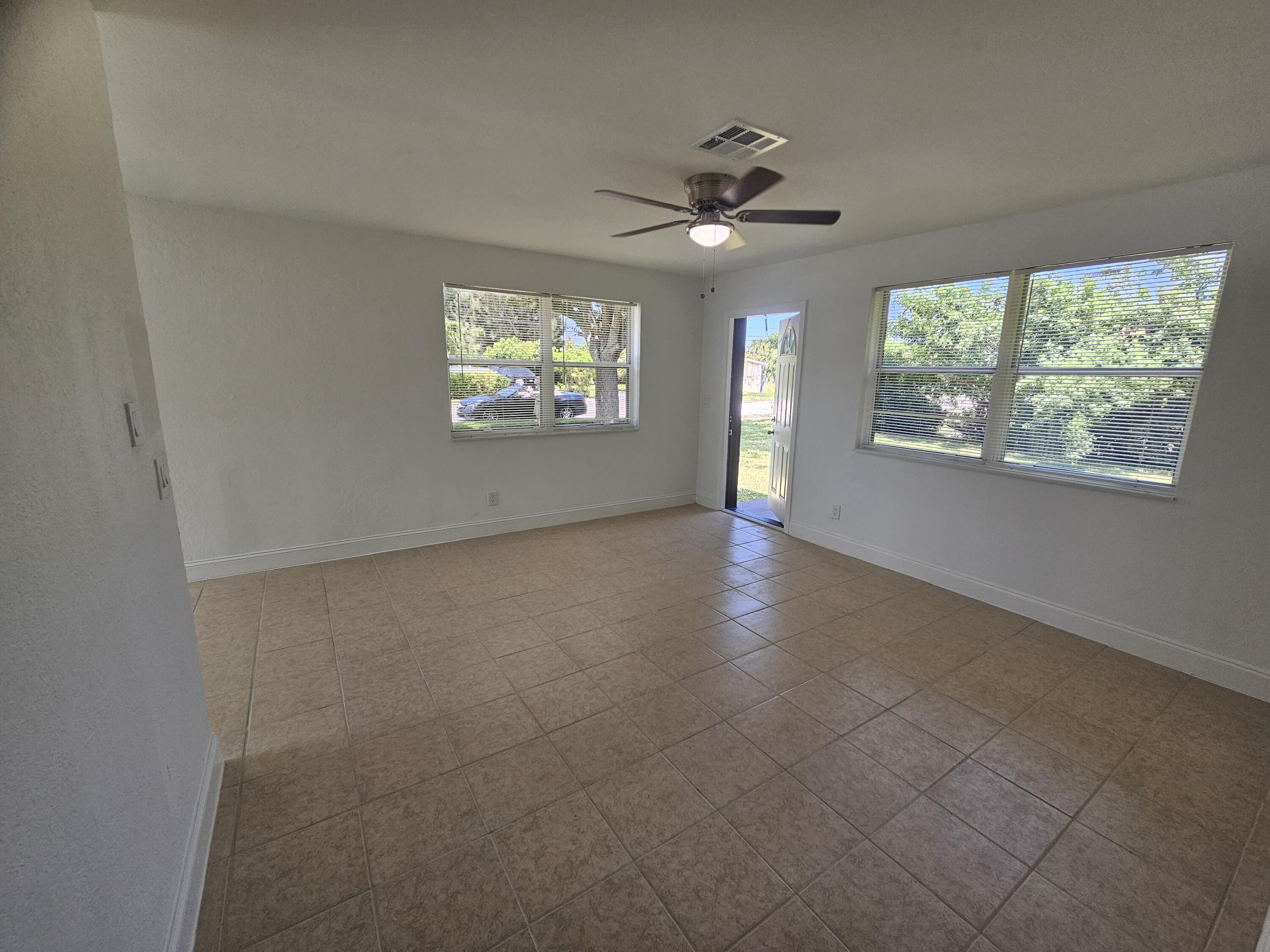 1605 West 10th Street Riviera Beach, FL 33404 - Photo 32 of 52 20260509_141216