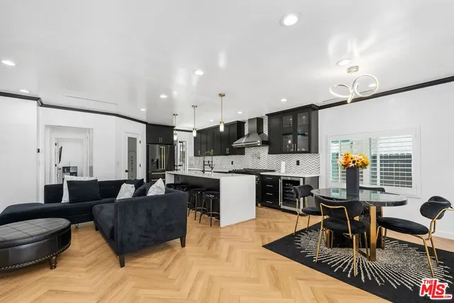 $845,000 | 3012 West 73rd Street, Los Angeles, CA 90043