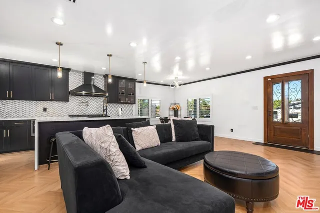 $845,000 | 3012 West 73rd Street, Los Angeles, CA 90043