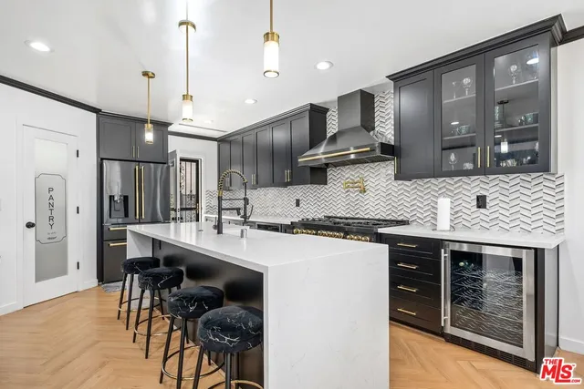 $845,000 | 3012 West 73rd Street, Los Angeles, CA 90043