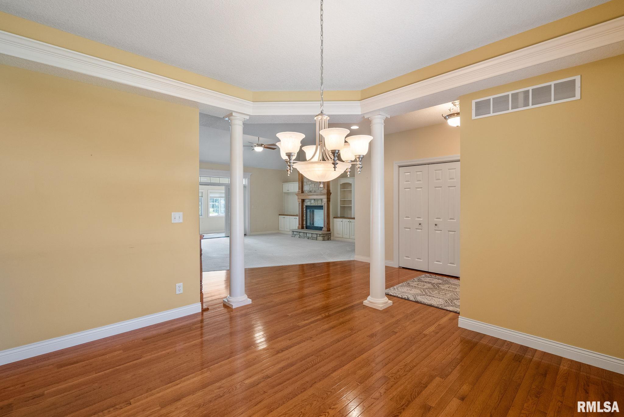 1003 West Spring Street Eldridge, IA 52748 - Photo 6 of 66 Gallery Image 6