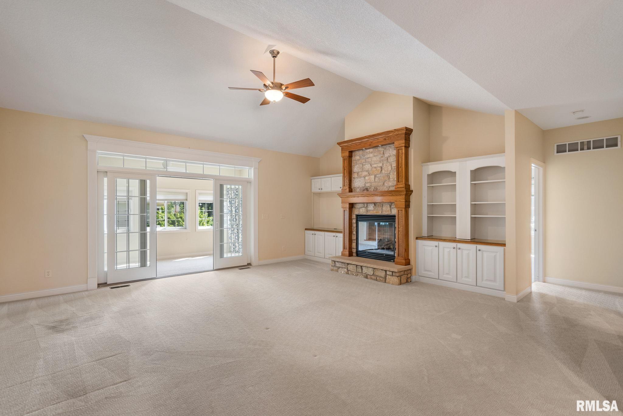 1003 West Spring Street Eldridge, IA 52748 - Photo 7 of 66 Gallery Image 7