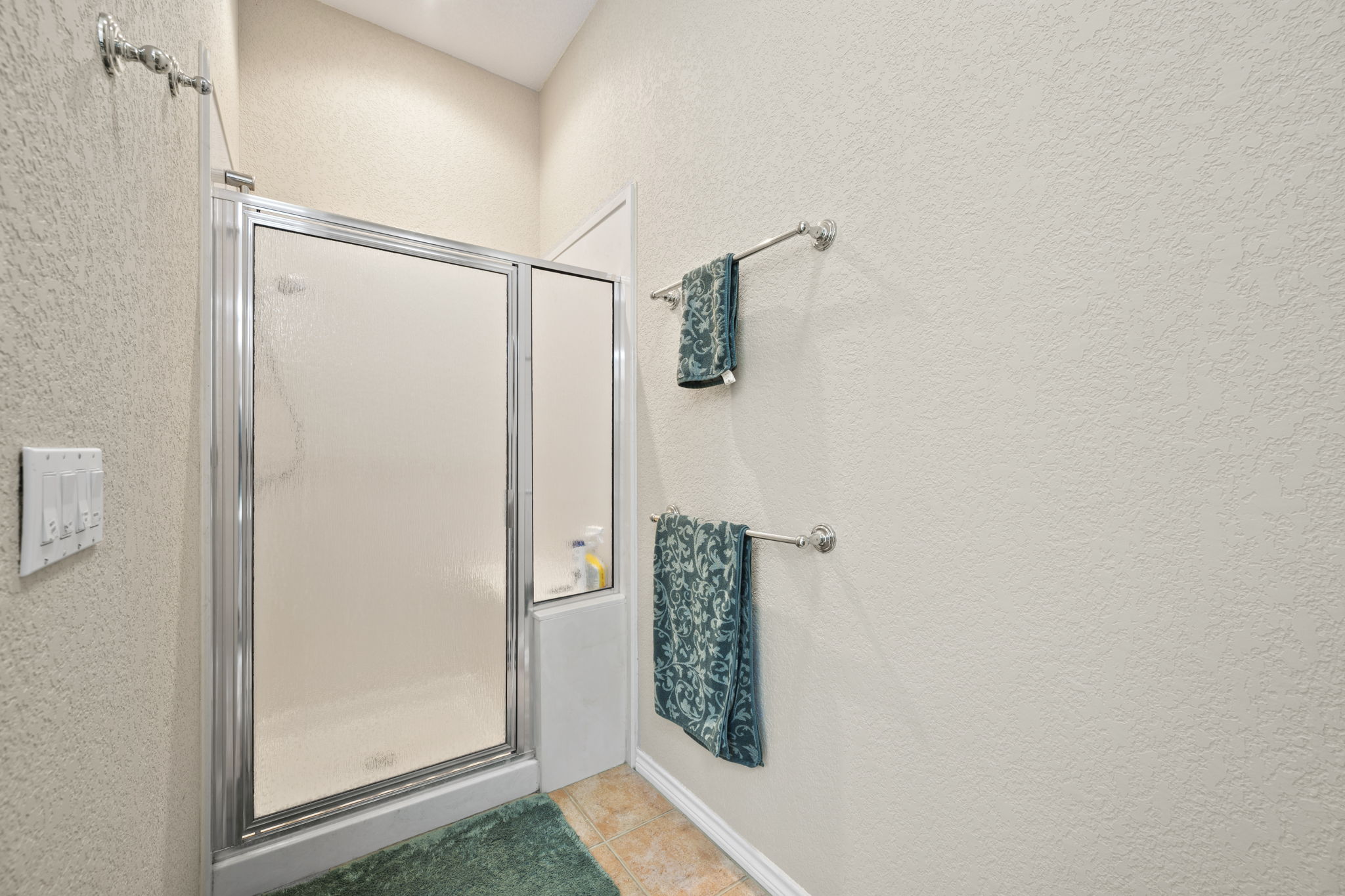 107 Stacey Cove Georgetown, TX 78628 - Photo 15 of 29 a bathroom with a shower and a window