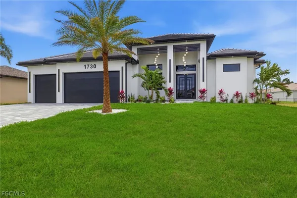 $795,000 | 1730 Southwest 38th Lane, Cape Coral, FL 33914