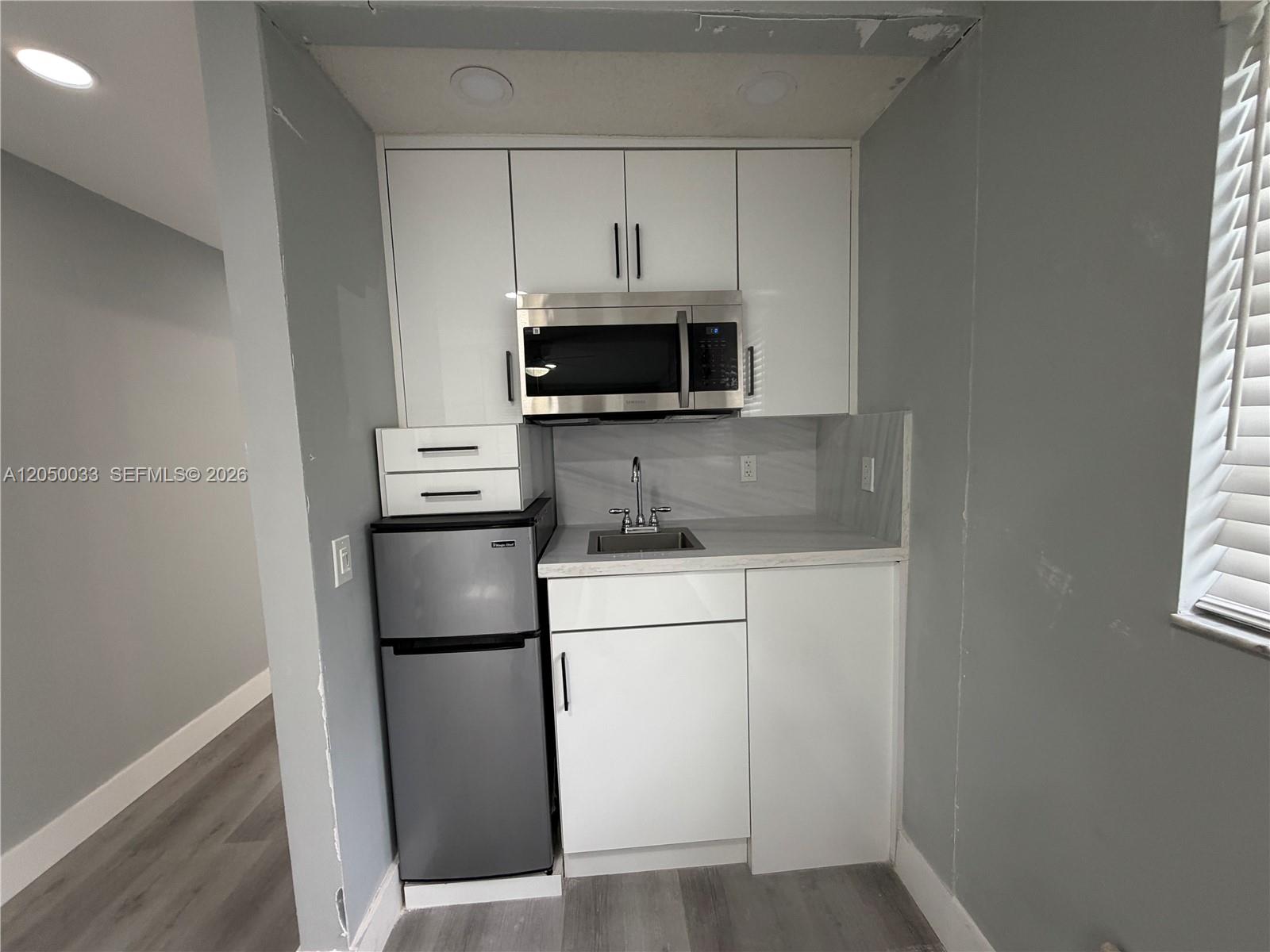 7889 Northwest 174th Street, Unit STUDIO Hialeah, FL 33015 - Photo 5 of 9