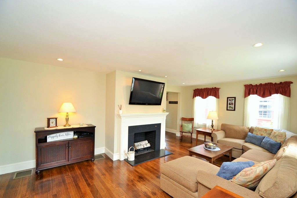 49 Bronx Road Boston, MA 02132 - Photo 3 of 24 Gallery Image 3