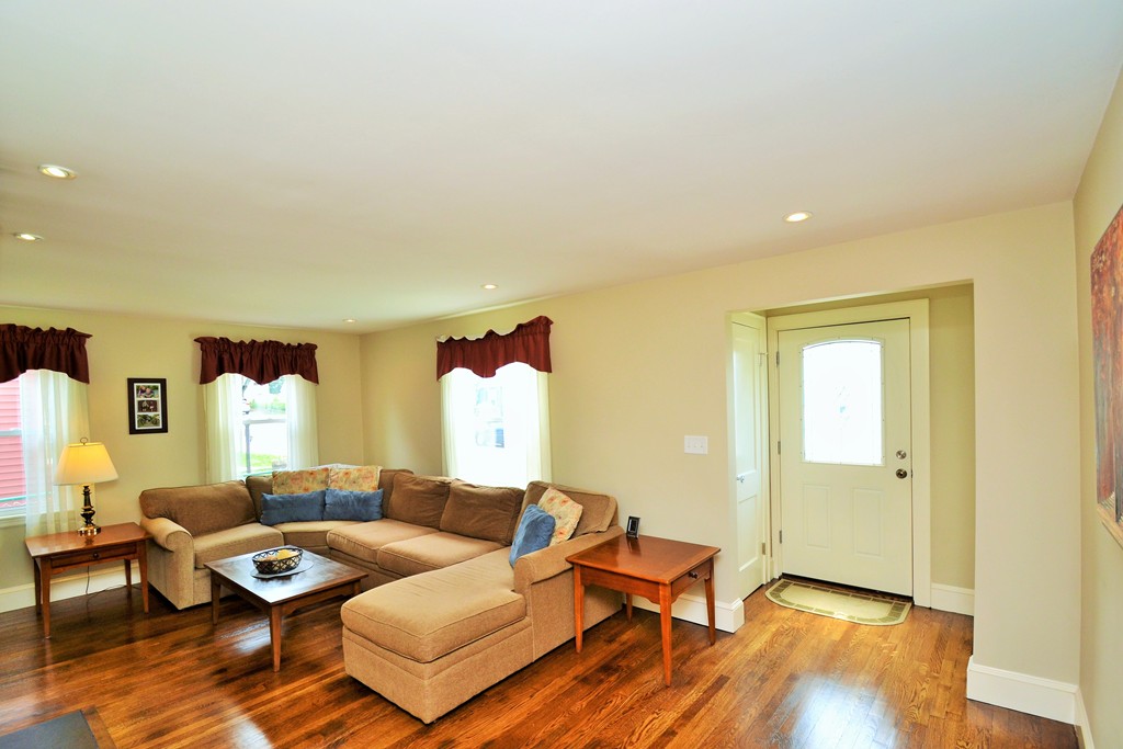 49 Bronx Road Boston, MA 02132 - Photo 4 of 24 Gallery Image 4