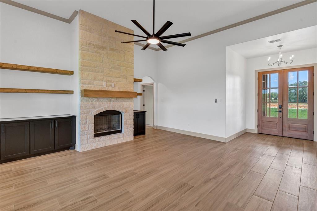 5006 Stover Way Granbury, TX 76049 - Photo 16 of 40