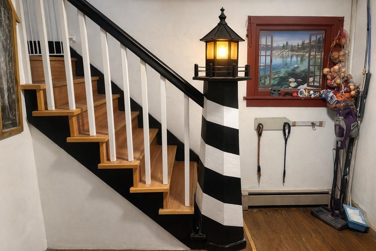 13 Hall Street Bennington, VT 05257 - Photo 2 of 13