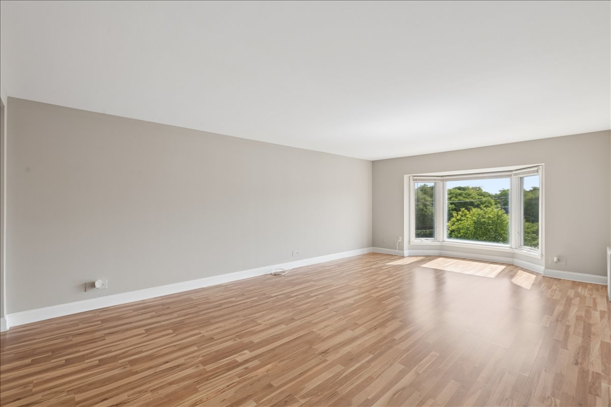 400 Ascot Drive, Unit 3E Park Ridge, IL 60068 - Photo 6 of 14