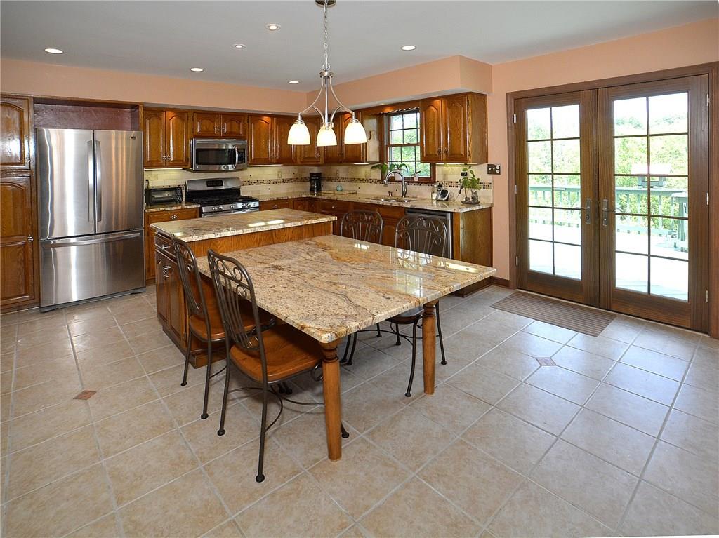 314 Diana Drive McKees Rocks, PA 15136 - Photo 2 of 25 Gallery Image 2