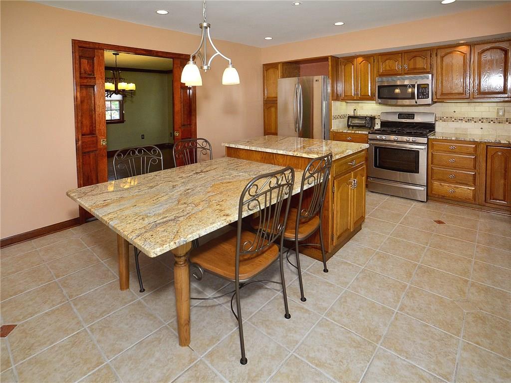 314 Diana Drive McKees Rocks, PA 15136 - Photo 4 of 25 Gallery Image 4