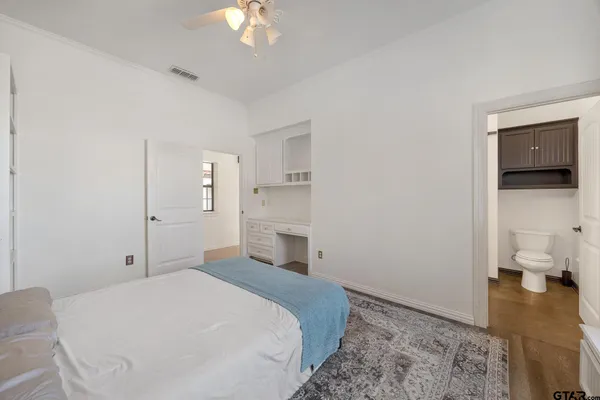 $949,000 | 19275 County Road 3411, Chandler, TX 75758