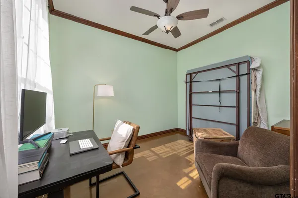 $949,000 | 19275 County Road 3411, Chandler, TX 75758