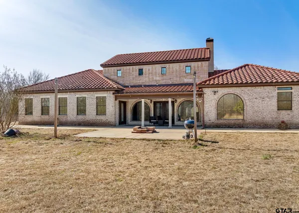 $949,000 | 19275 County Road 3411, Chandler, TX 75758