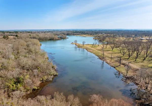 $949,000 | 19275 County Road 3411, Chandler, TX 75758